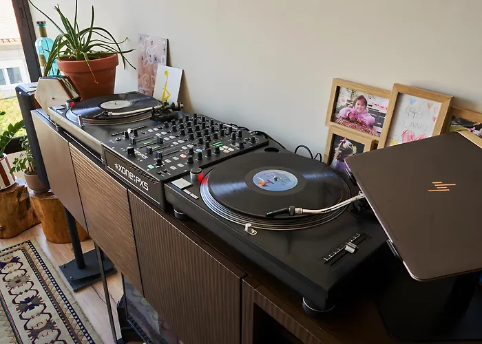 Sound House By Everkind Apartment Almada